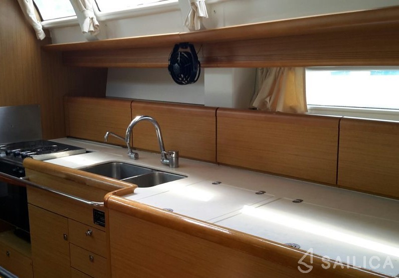 Sun Odyssey 44i - Yacht Charter Sailica