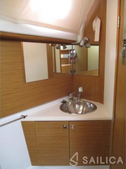Sun Odyssey 44i - Yacht Charter Sailica