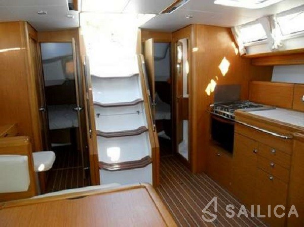 Sun Odyssey 44i - Yacht Charter Sailica