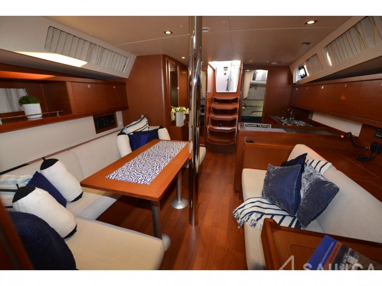 Oceanis 41 - Yacht Charter Sailica