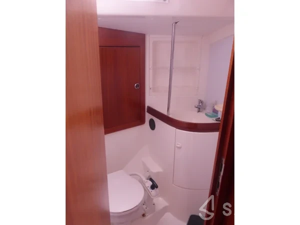 Elan 45 - Yacht Charter Sailica