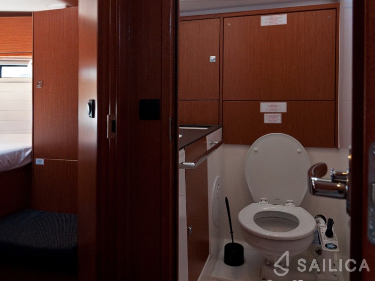 Bavaria Cruiser 46 - Yacht Charter Sailica