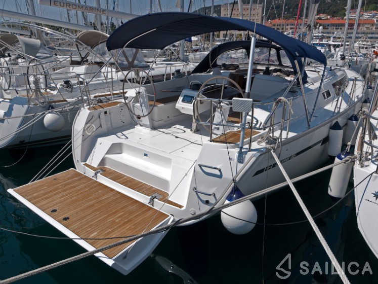 Bavaria Cruiser 46 - Yacht Charter Sailica