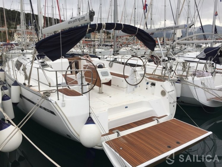 Bavaria Cruiser 46 - Yacht Charter Sailica