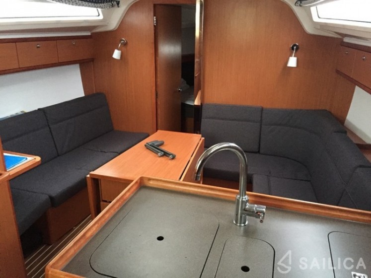 Bavaria 37 Cruiser - Yacht Charter Sailica