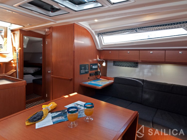 Bavaria 37 Cruiser - Yacht Charter Sailica
