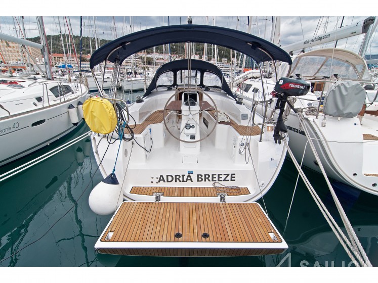 Bavaria Cruiser 33 - Yacht Charter Sailica