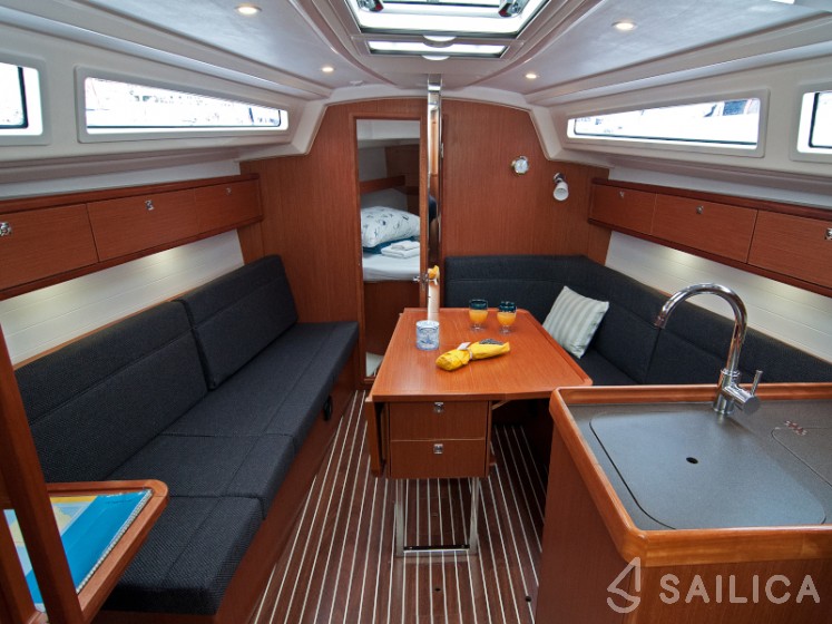 Bavaria Cruiser 33 - Yacht Charter Sailica