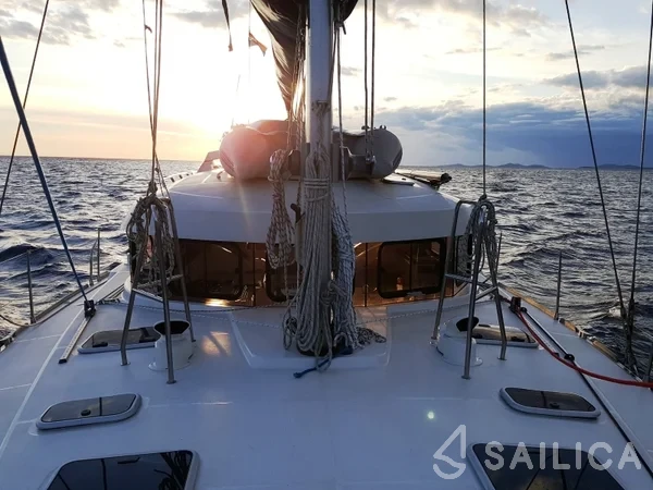 Atoll 6 - Yacht Charter Sailica