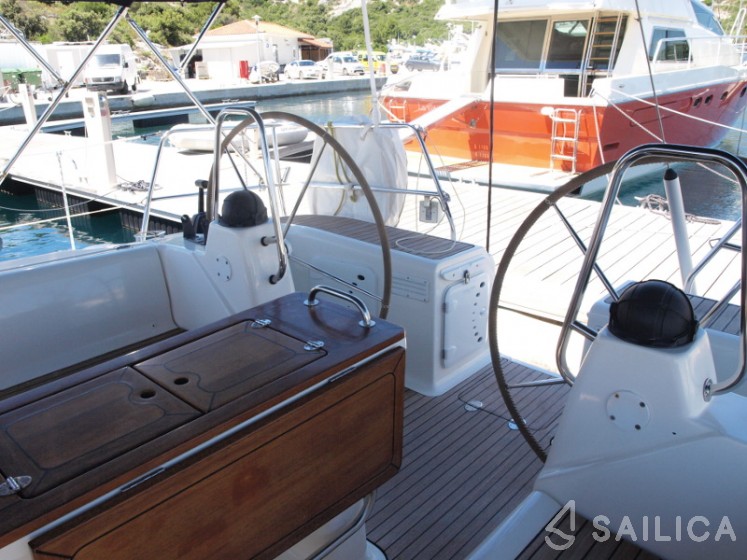Bavaria 42 - Yacht Charter Sailica