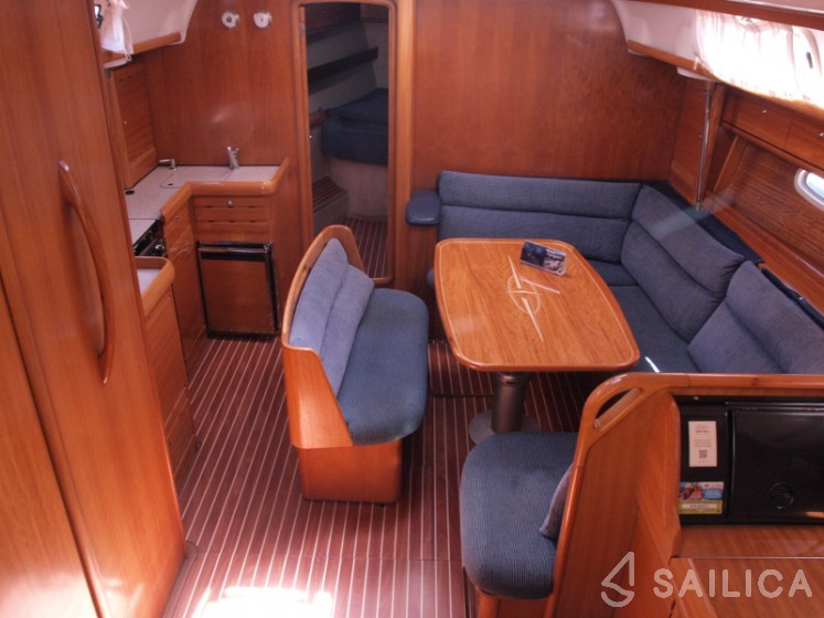 Bavaria 42 - Yacht Charter Sailica