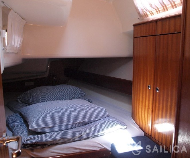 Bavaria 42 - Yacht Charter Sailica