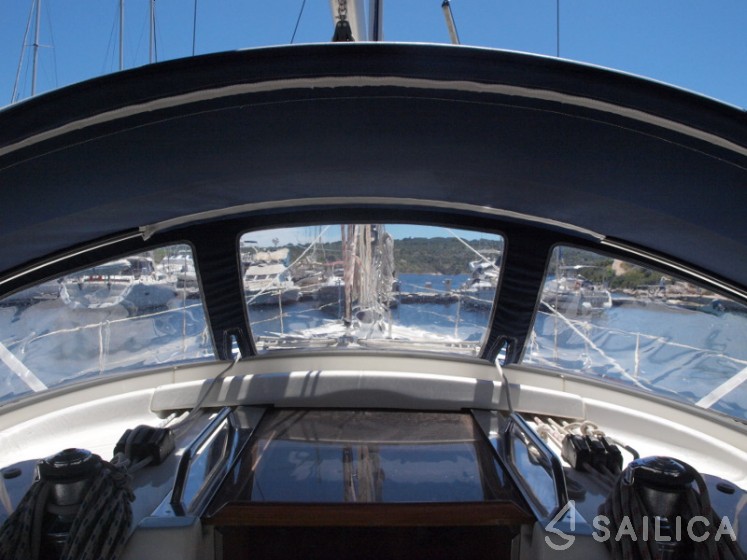 Bavaria 42 - Yacht Charter Sailica