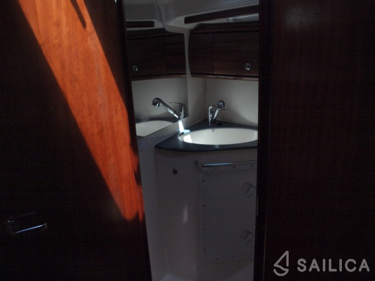 Bavaria 44 - Yacht Charter Sailica