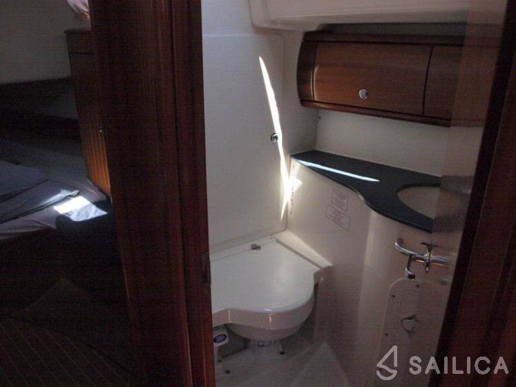 Bavaria 44 - Yacht Charter Sailica