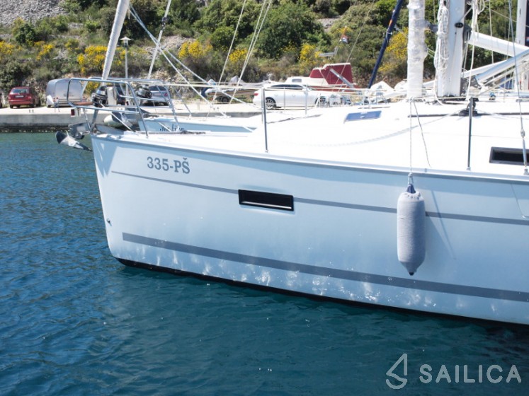 Bavaria 36 Cruiser - Yacht Charter Sailica