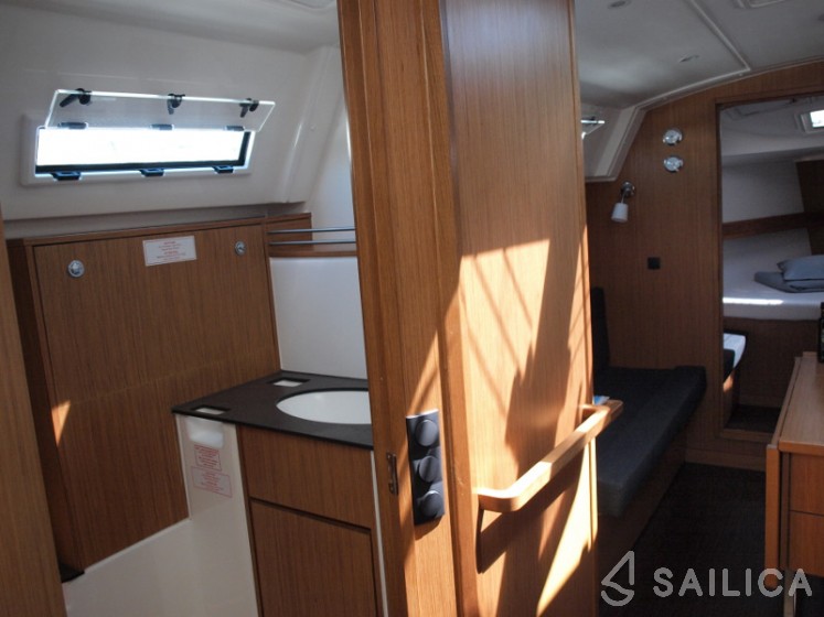 Bavaria 36 Cruiser - Yacht Charter Sailica