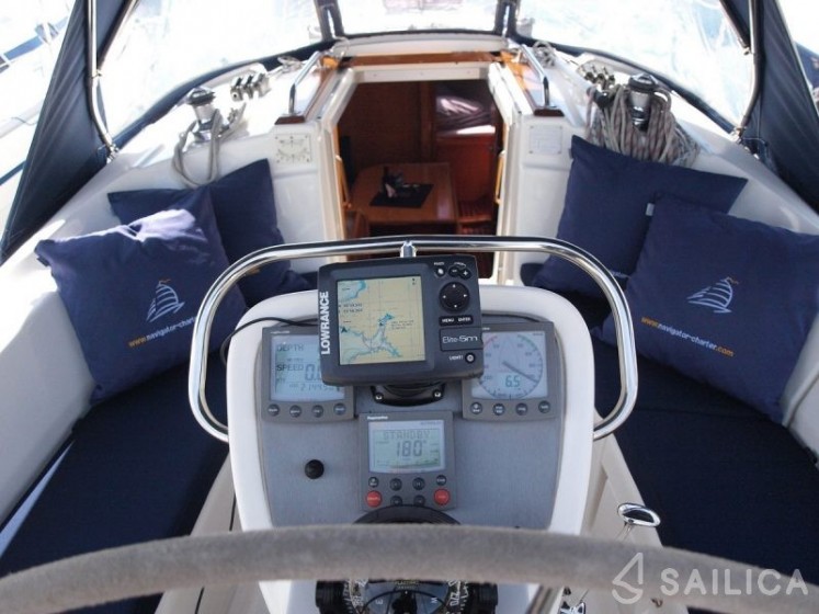 Bavaria 32 - Yacht Charter Sailica