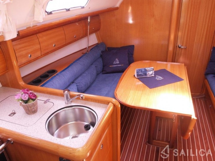 Bavaria 32 - Yacht Charter Sailica