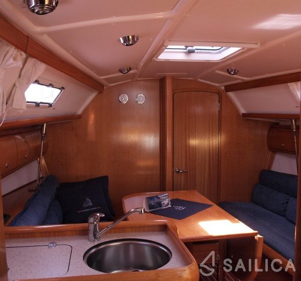 Bavaria 32 - Yacht Charter Sailica
