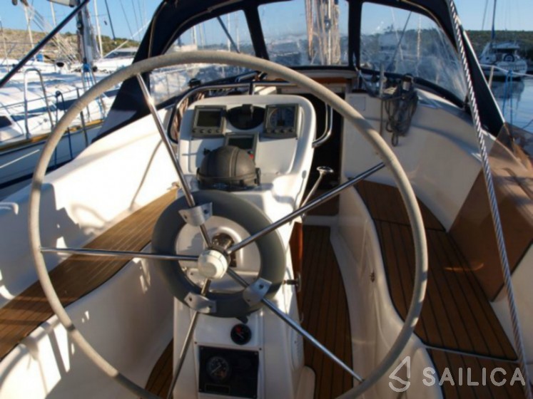 Bavaria 32 - Yacht Charter Sailica