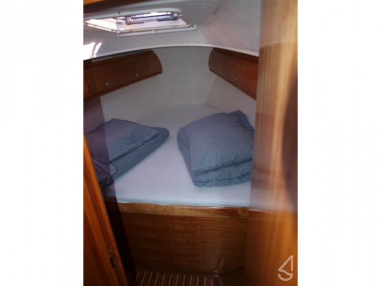 Bavaria 32 - Yacht Charter Sailica