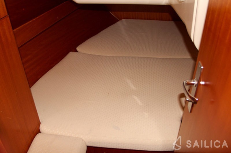 Elan 344 Impression - Yacht Charter Sailica