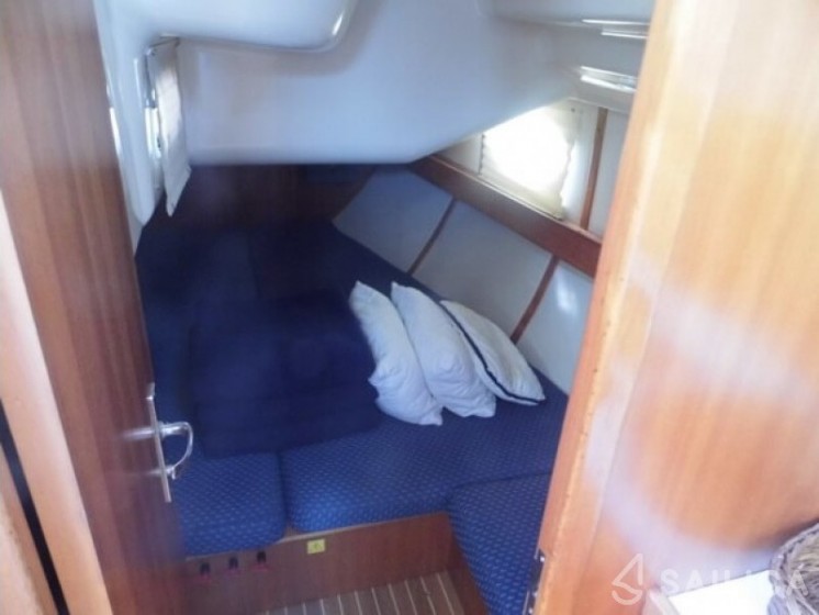 Elan 384 Impression - Yacht Charter Sailica