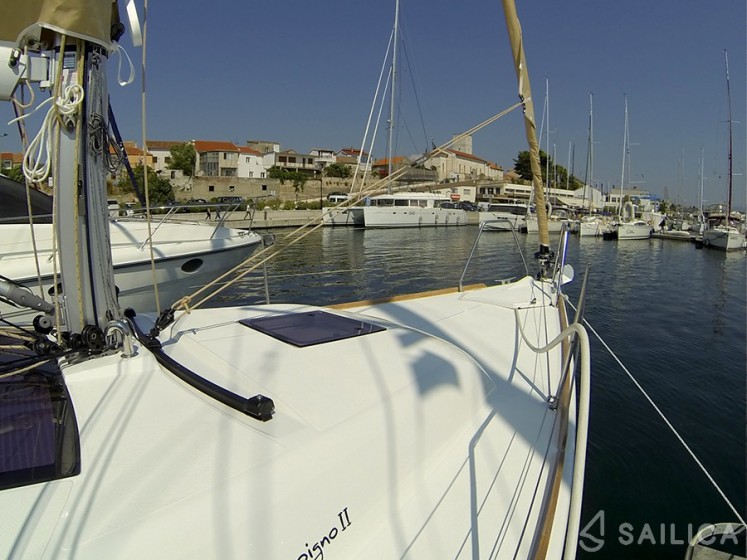 Dufour 382 Grand Large - Yacht Charter Sailica