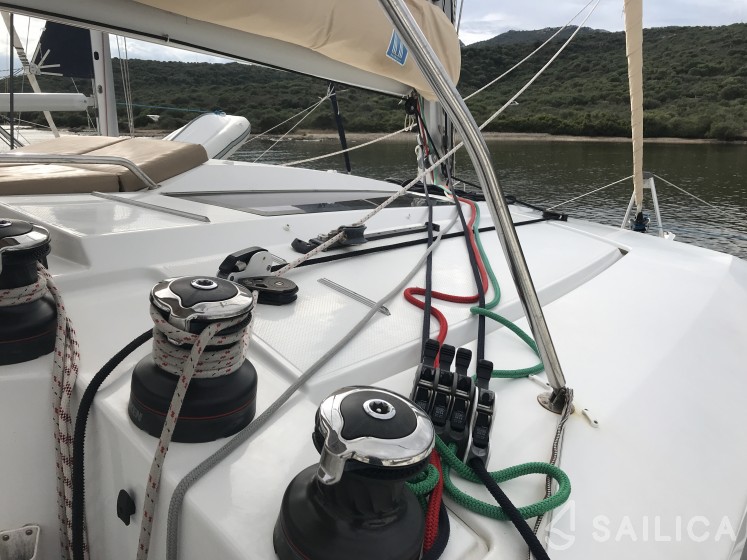 Helia 44 - Yacht Charter Sailica