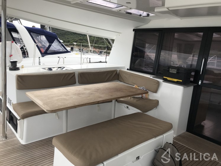 Helia 44 - Yacht Charter Sailica