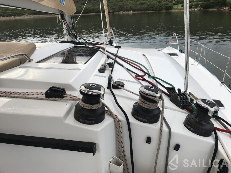 Helia 44 - Yacht Charter Sailica
