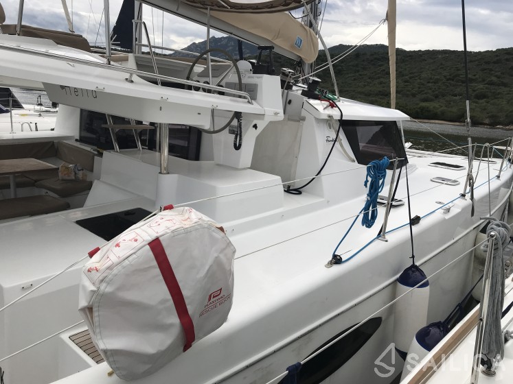 Helia 44 - Yacht Charter Sailica