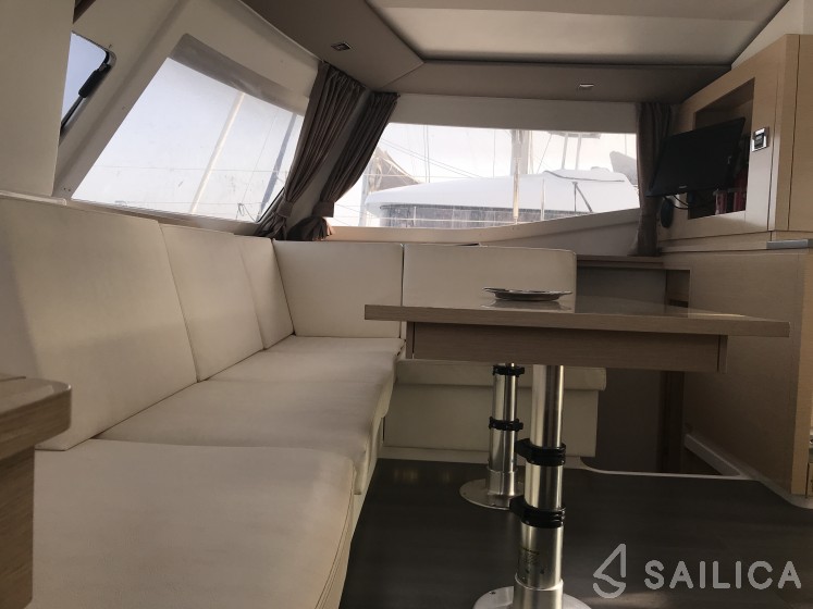 Helia 44 - Yacht Charter Sailica