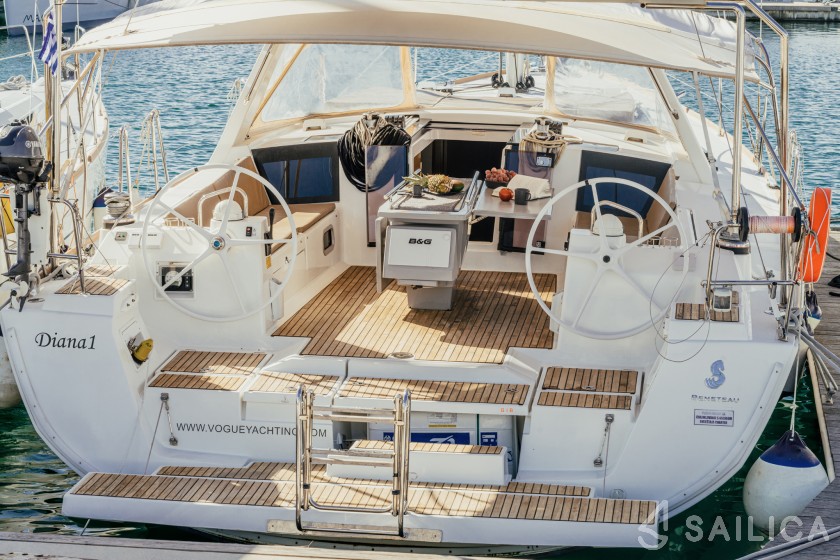 Oceanis 45 - Yacht Charter Sailica