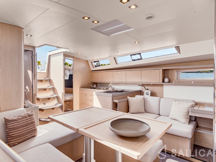 Oceanis 45 - Yacht Charter Sailica