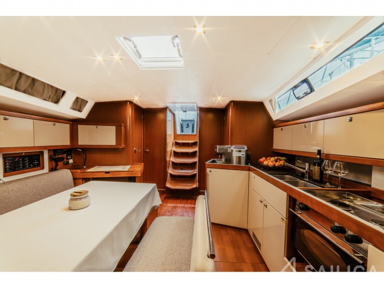 Oceanis 45 - Yacht Charter Sailica