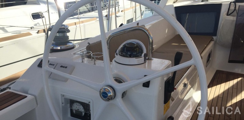 Oceanis 45 - Yacht Charter Sailica
