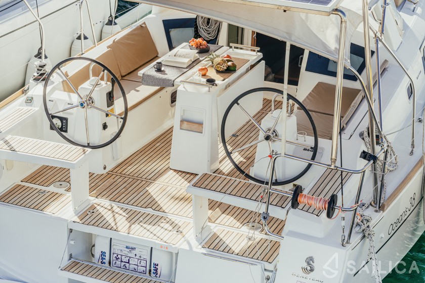 Oceanis 38 - Yacht Charter Sailica