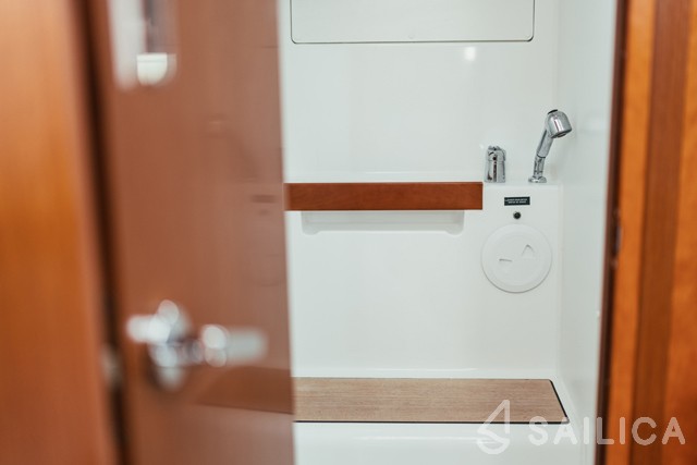 Oceanis 38 - Yacht Charter Sailica