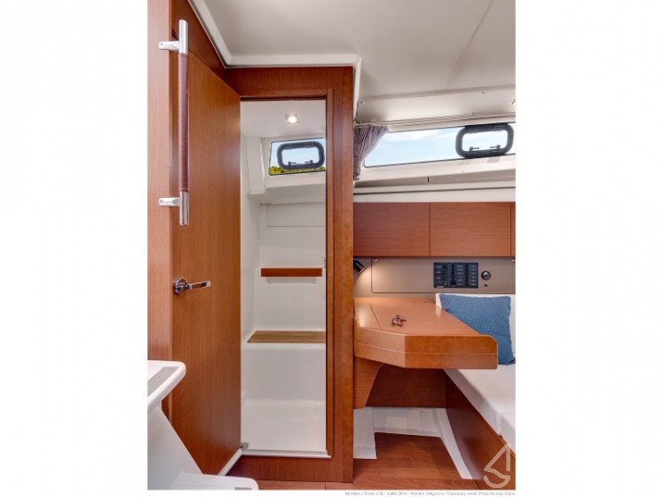 Oceanis 38 - Yacht Charter Sailica