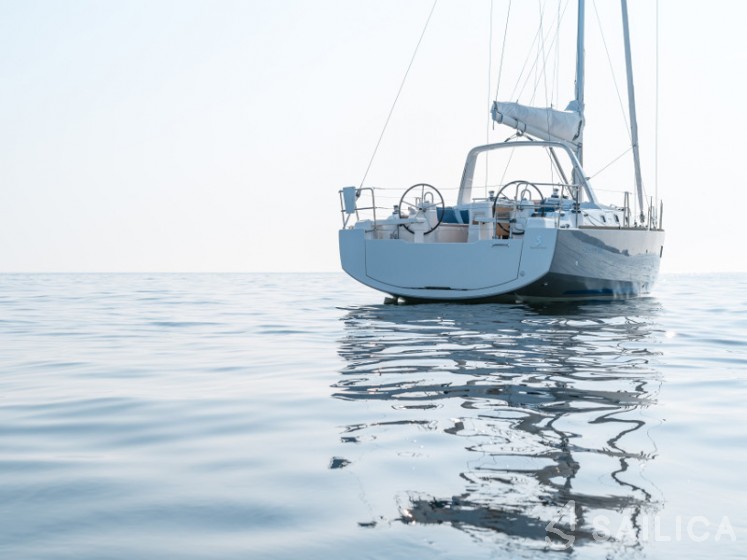 Oceanis 38 - Yacht Charter Sailica