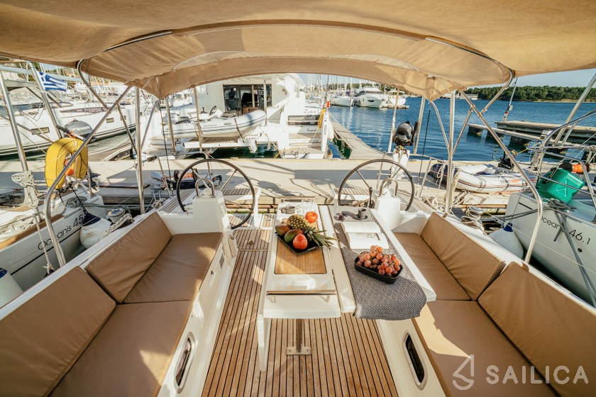 Oceanis 38 - Yacht Charter Sailica