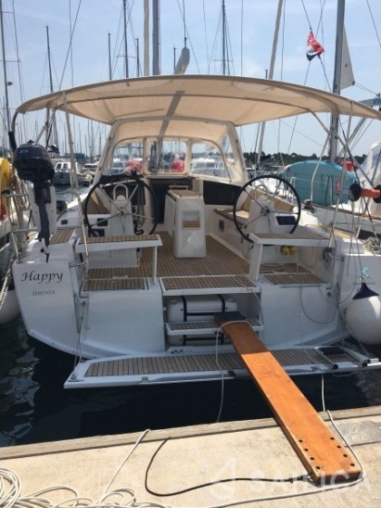 Oceanis 38 - Yacht Charter Sailica