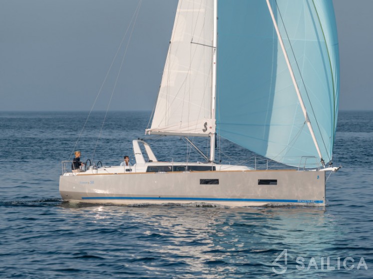 Oceanis 38 - Yacht Charter Sailica