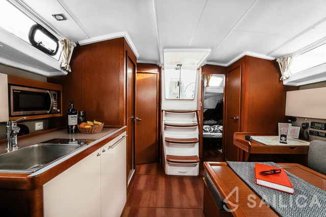 Oceanis 38 - Yacht Charter Sailica
