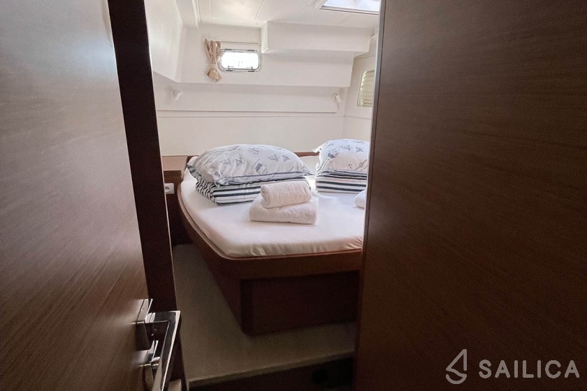 Lagoon 40 - Yacht Charter Sailica