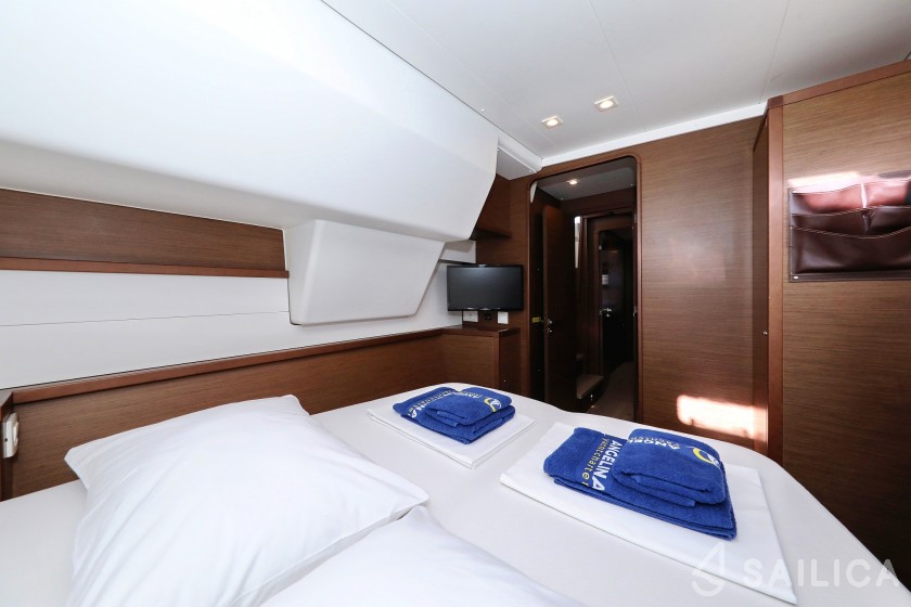 Lagoon 450 S - 4 + 2 cab. - Yacht Charter Sailica