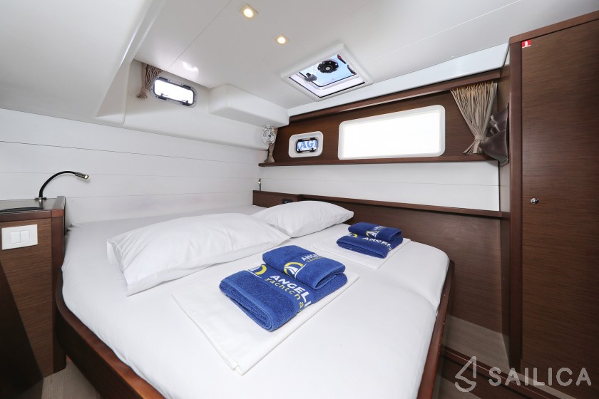 Lagoon 450 S - 4 + 2 cab. - Yacht Charter Sailica
