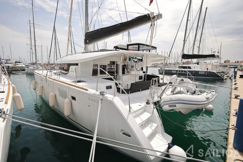 Lagoon 450 S - 4 + 2 cab. - Yacht Charter Sailica
